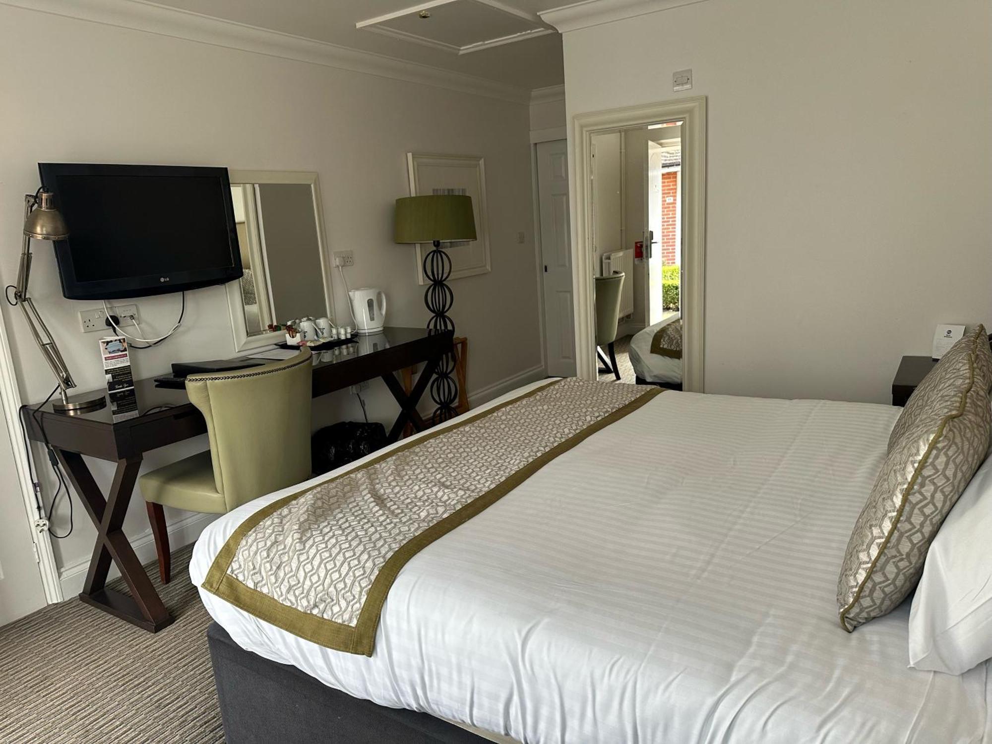 Best Western Priory Hotel Bury St. Edmunds Buitenkant foto